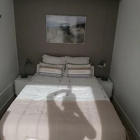 Le Voltaire-sleep In Normandie * سانت لو