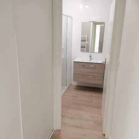 Le Voltaire-sleep In Normandie