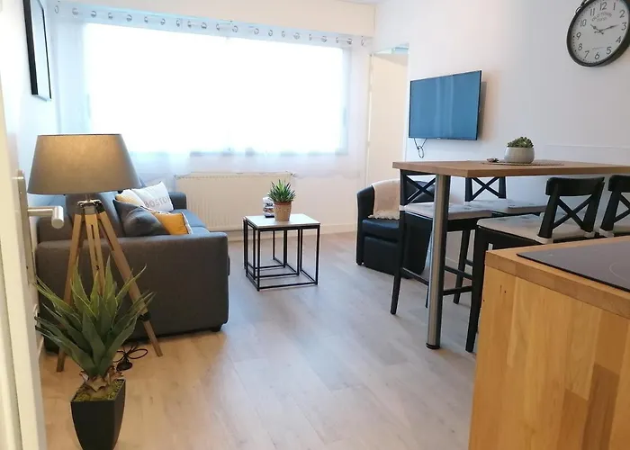 Le Voltaire-sleep In Normandie Saint-Lô